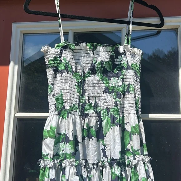 Hill House Seraphina hydrangea print Nap Dress, smocked size M - Picture 2 of 3